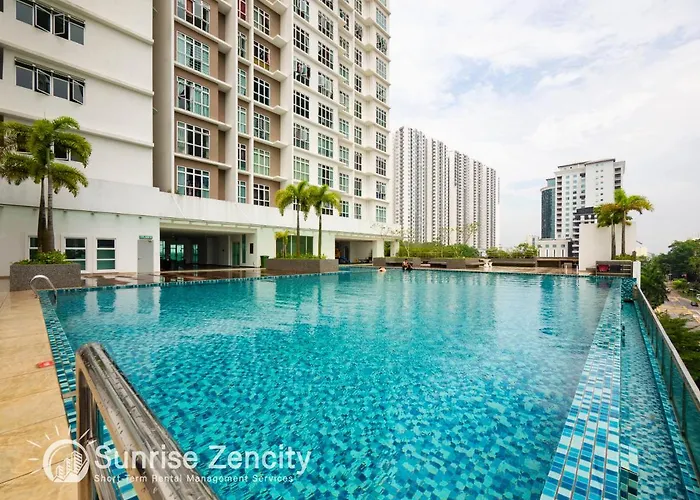 2 Parking Spacious Home Near R&F Mall - Seaview & Netflix