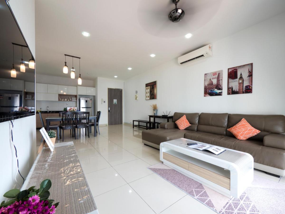 2 Parking Spacious Near R&f Mall - Seaview & Netflix