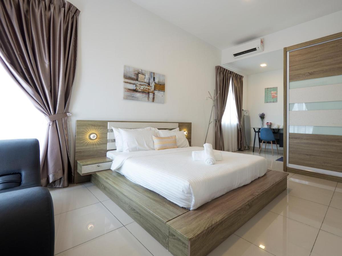 2 Parking Spacious Near R&f Mall - Seaview & Netflix