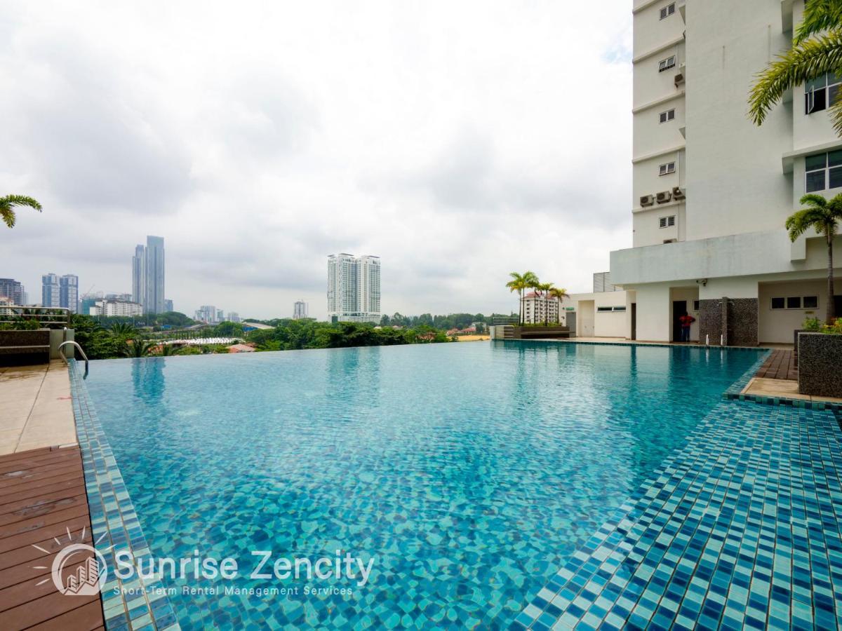 2 Parking Spacious Near R&f Mall - Seaview & Netflix